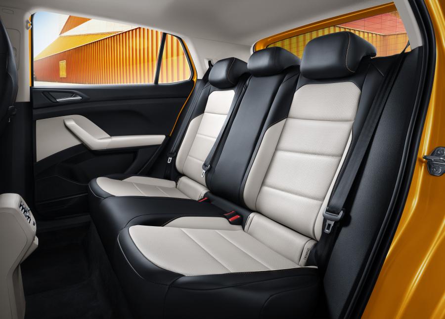 Интерьер Volkswagen T-Cross 280 TSI 2019 года  (CN) (фото 13 из 38)